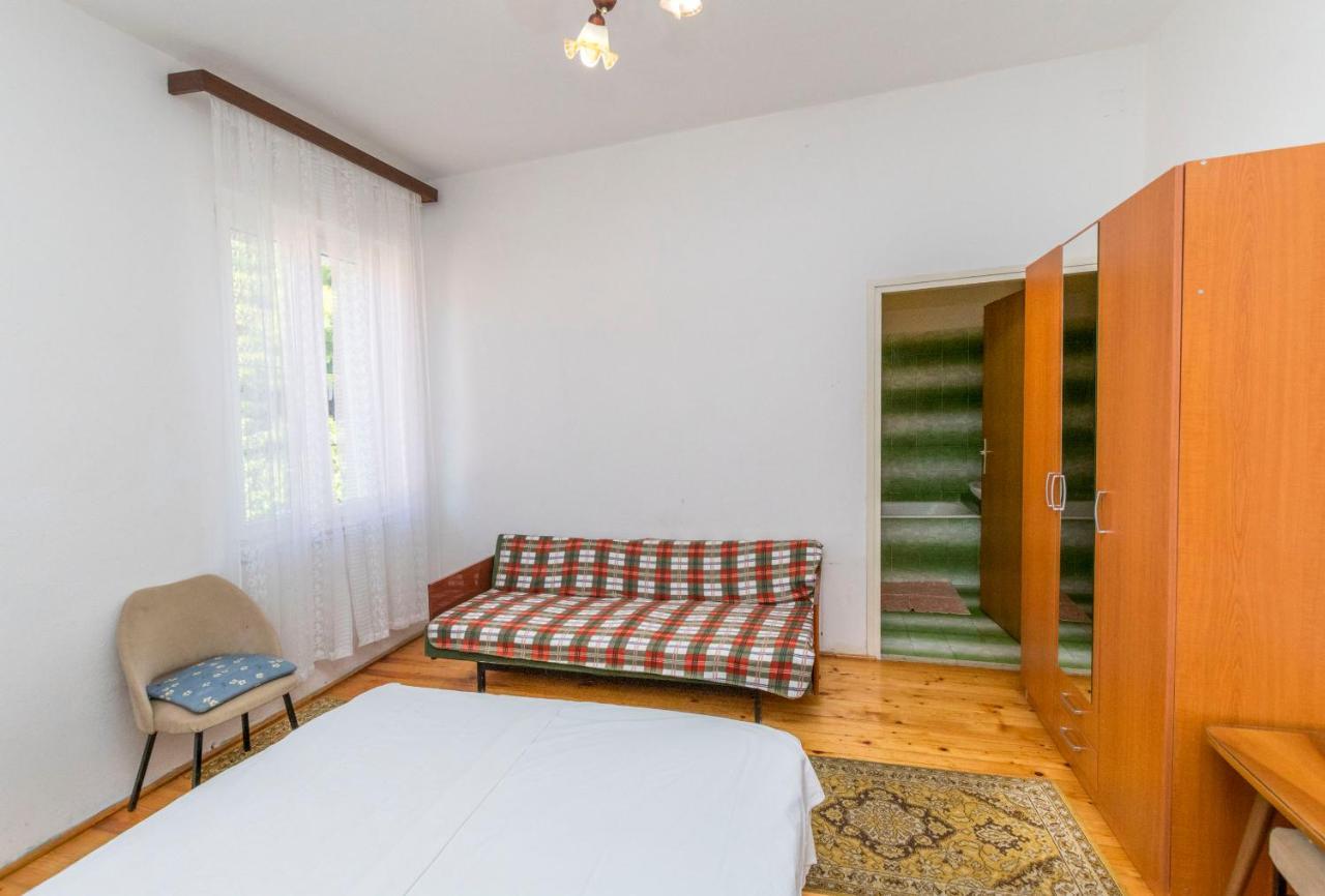 Apartments And Rooms Jakov Примоштен Экстерьер фото