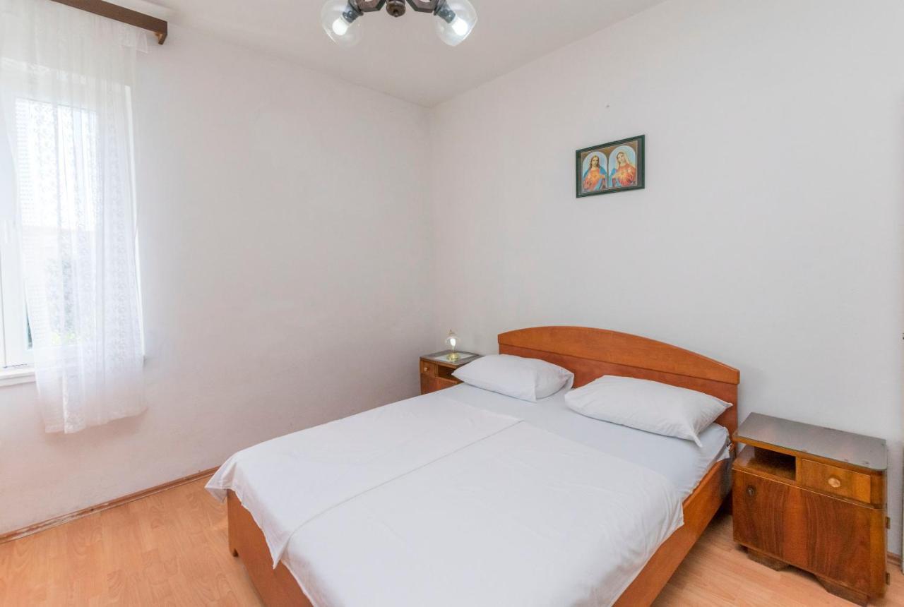 Apartments And Rooms Jakov Примоштен Экстерьер фото